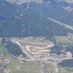 Flugwegposition um 13:00:31: Aufgenommen in der Nähe von Gemeinde Zeltweg, Zeltweg, Österreich in 2450 Meter